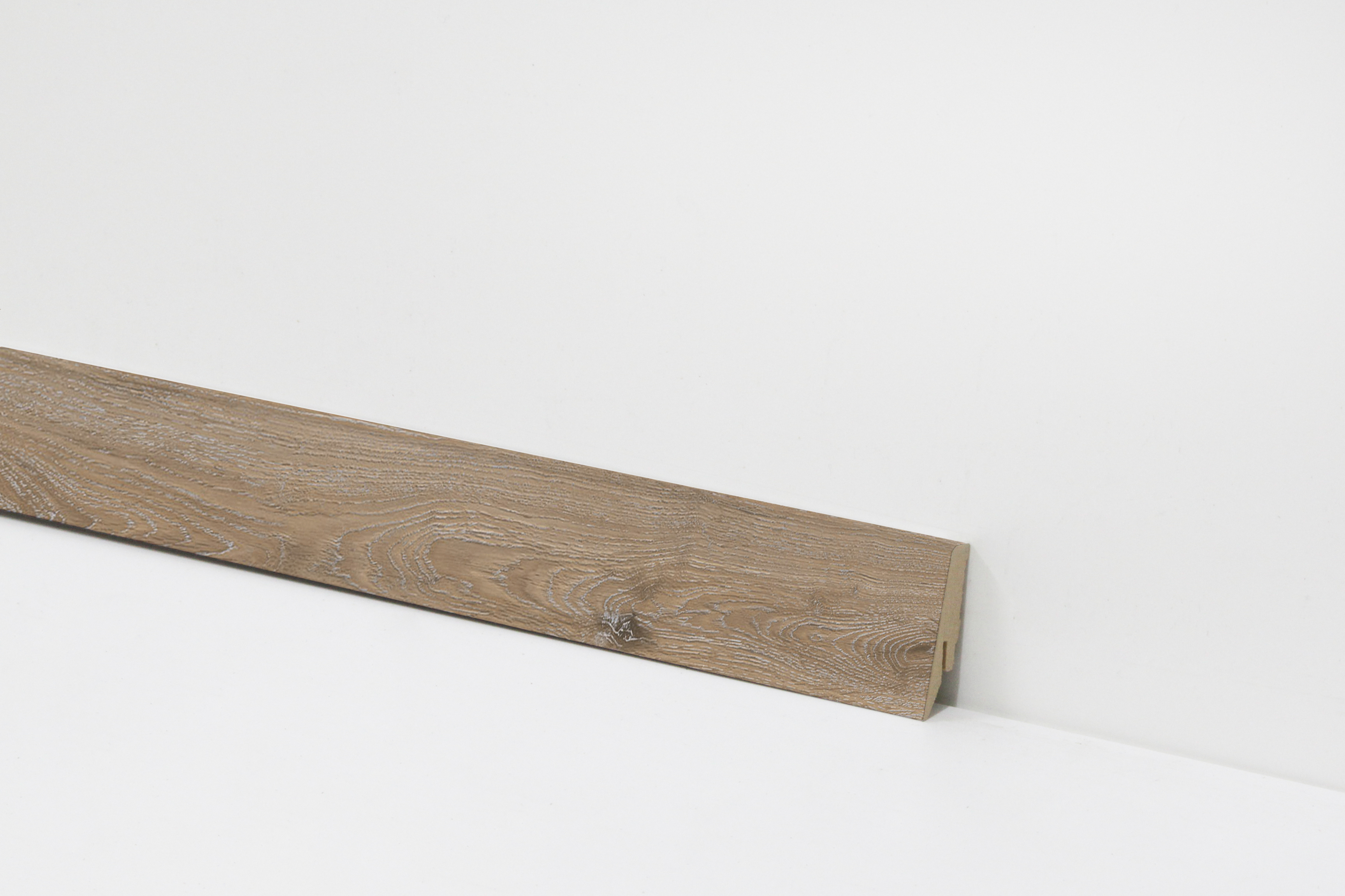 Equipped Sockelleiste 58mm 4035